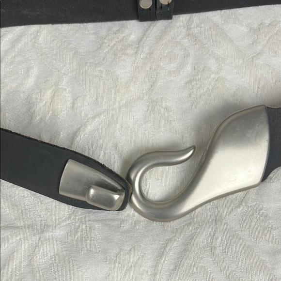 Chicos Brushed Black Leather Belt with stunning Silver hardware - Picture 2 of 3